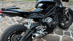 Triumph Street Triple S (2017 - 19)  (3)