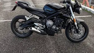 Triumph Street Triple S (2017 - 19)  (2)