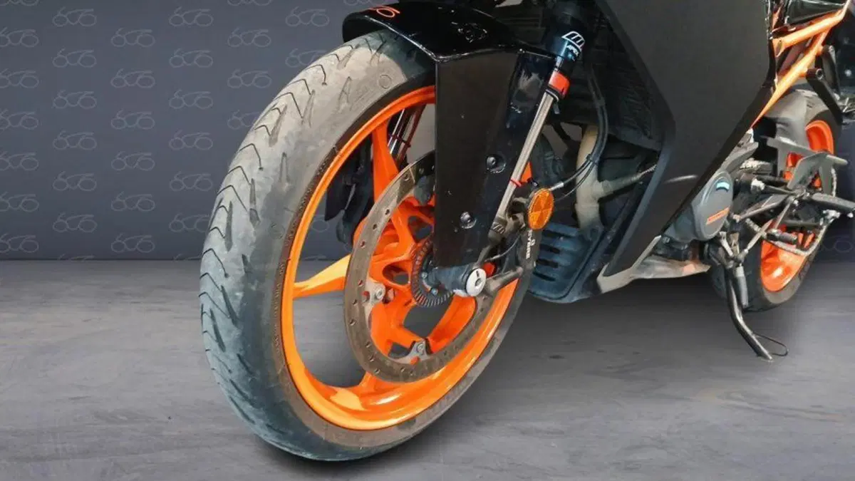 KTM RC 125 (2022 - 26)  (5)