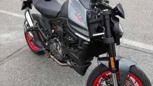 Ducati Monster 937 + (2021 - 25)  (2)