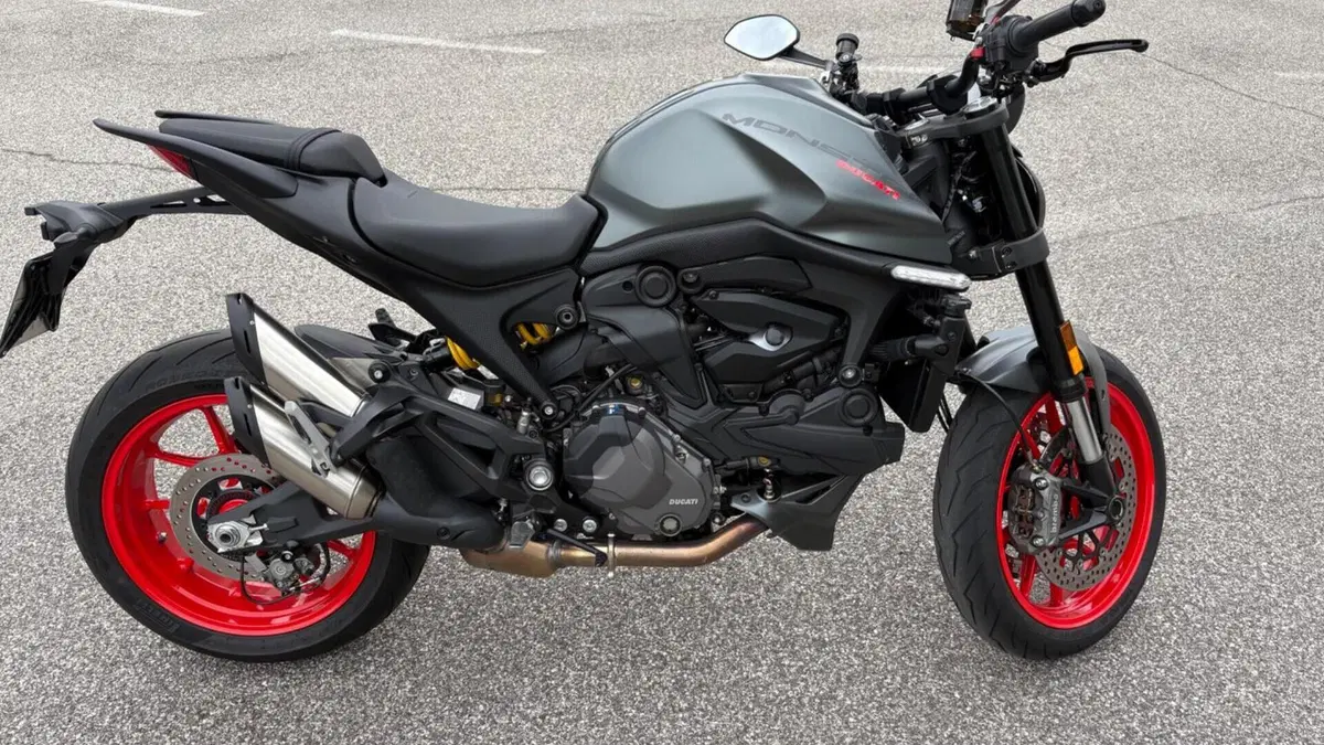 Ducati Monster 937 + (2021 - 25)  (3)