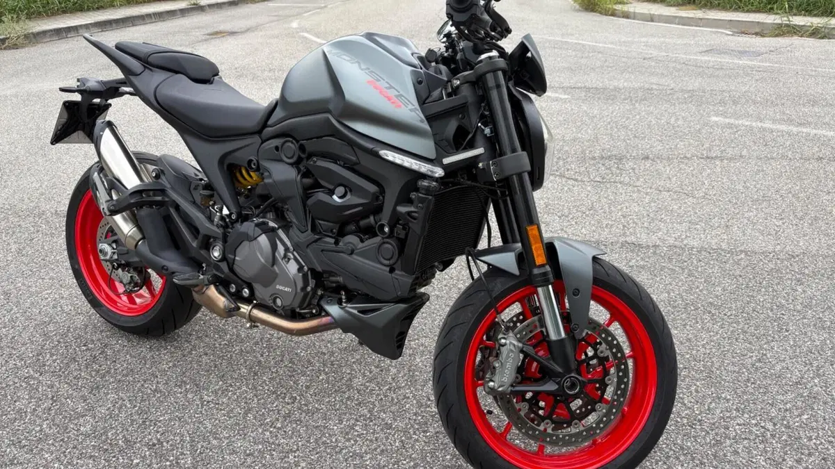 Ducati Monster 937 + (2021 - 25)  (4)
