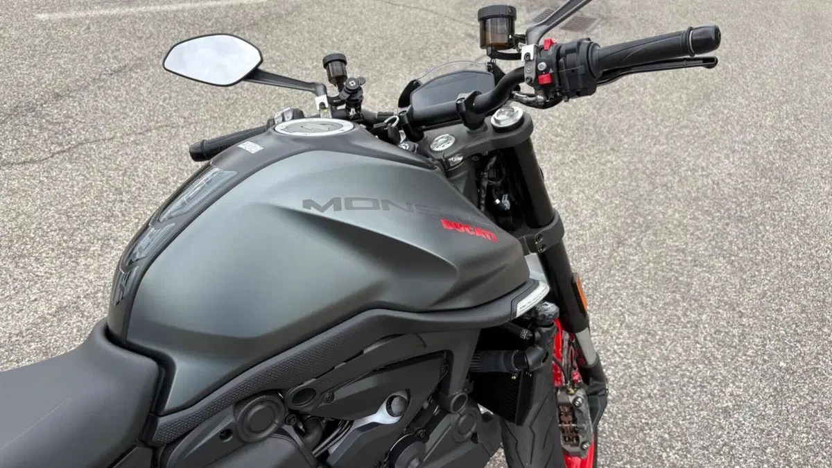 Ducati Monster 937 + (2021 - 25)  (6)