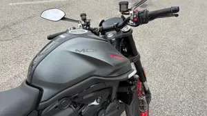 Ducati Monster 937 + (2021 - 25)  (6)