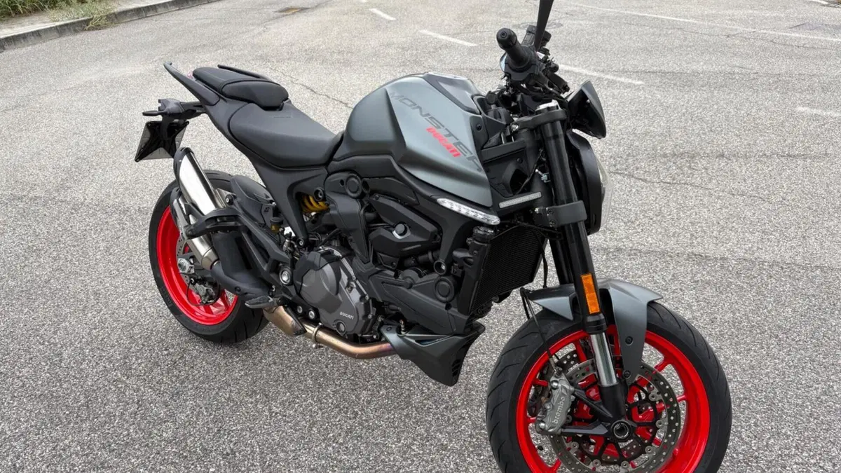 Ducati Monster 937 + (2021 - 25)  (8)
