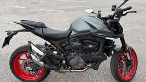Ducati Monster 937 + (2021 - 25)  (10)