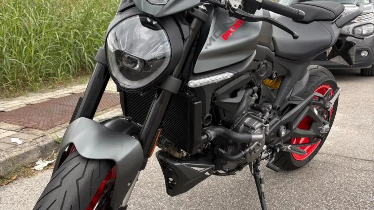 Ducati Monster 937 + (2021 - 25)  (11)