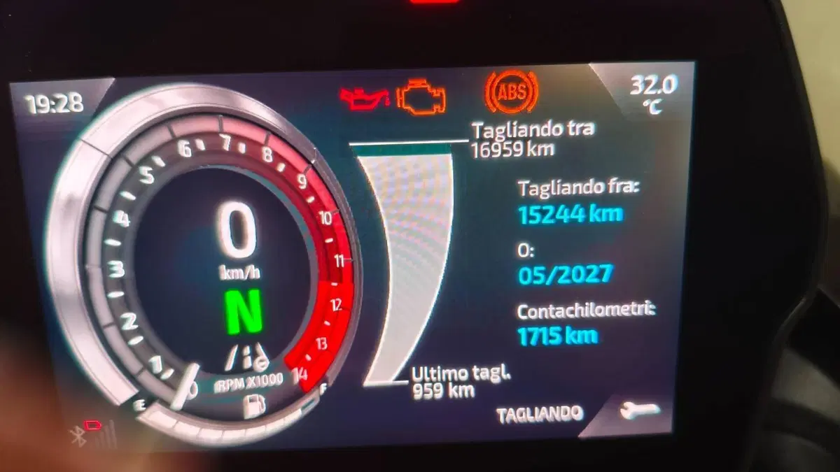 Triumph Speed Triple 1200 RS (2025 - 26)  (2)