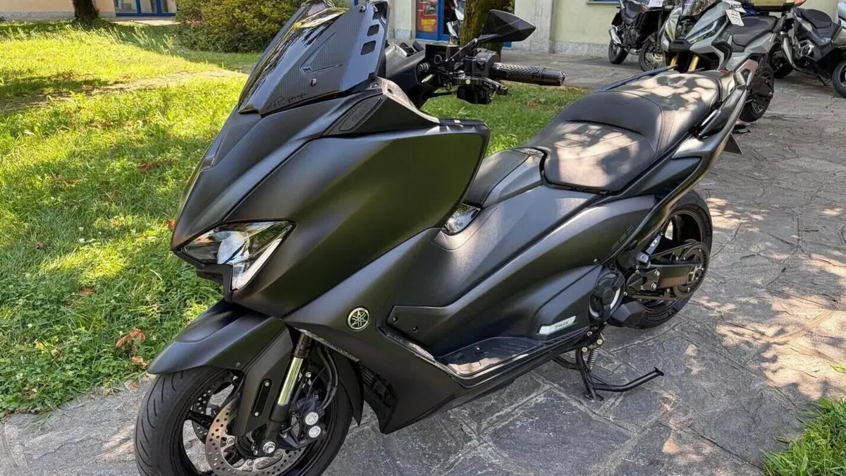 Yamaha T-Max 560 (2020 - 21)  (4)