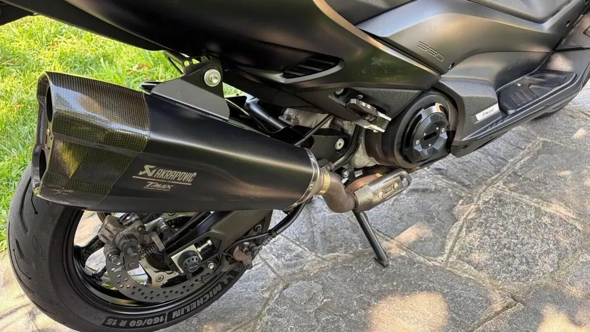 Yamaha T-Max 560 (2020 - 21)  (5)