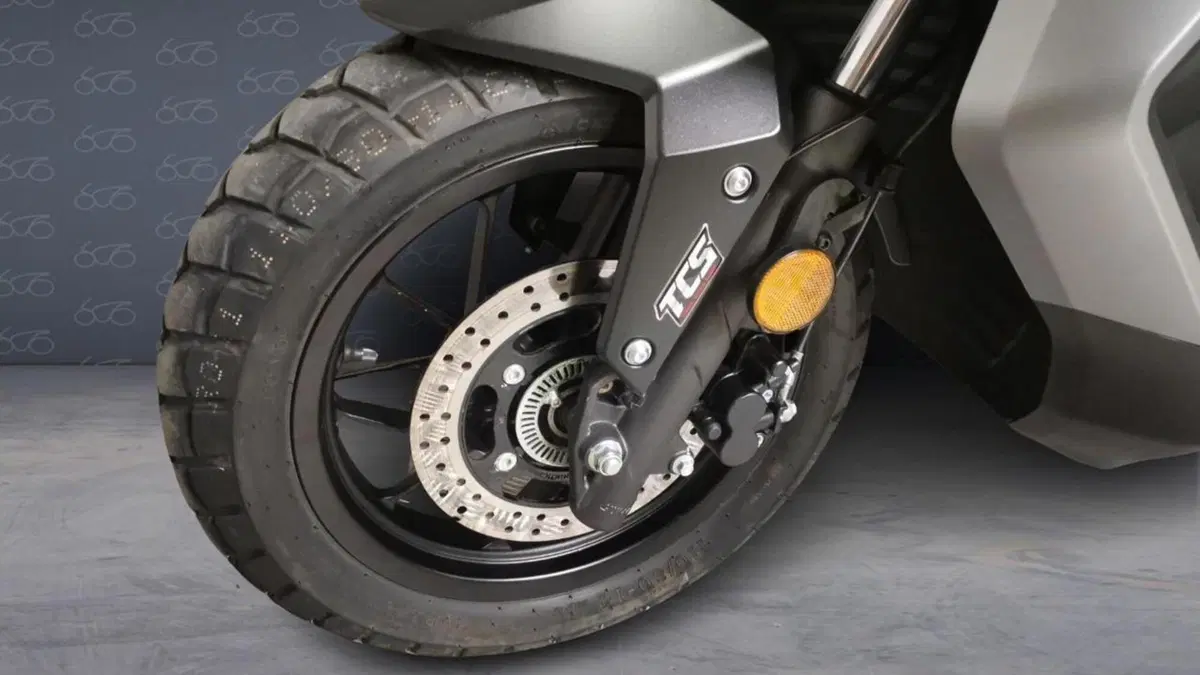 Voge Sfida SR1 ADV (2023 - 26)  (5)