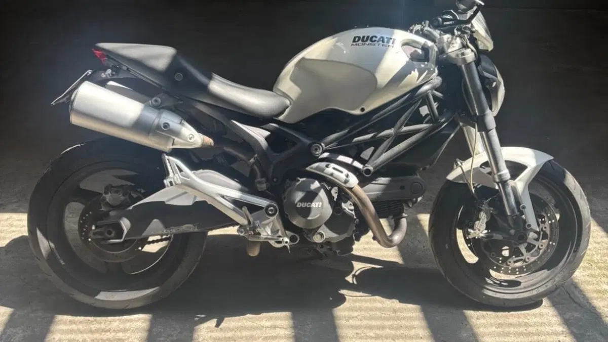 Ducati Monster 696 (2008 - 13)  (5)