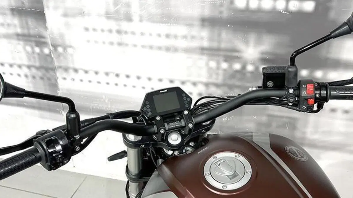Benelli 502 C (2021 - 25)  (5)
