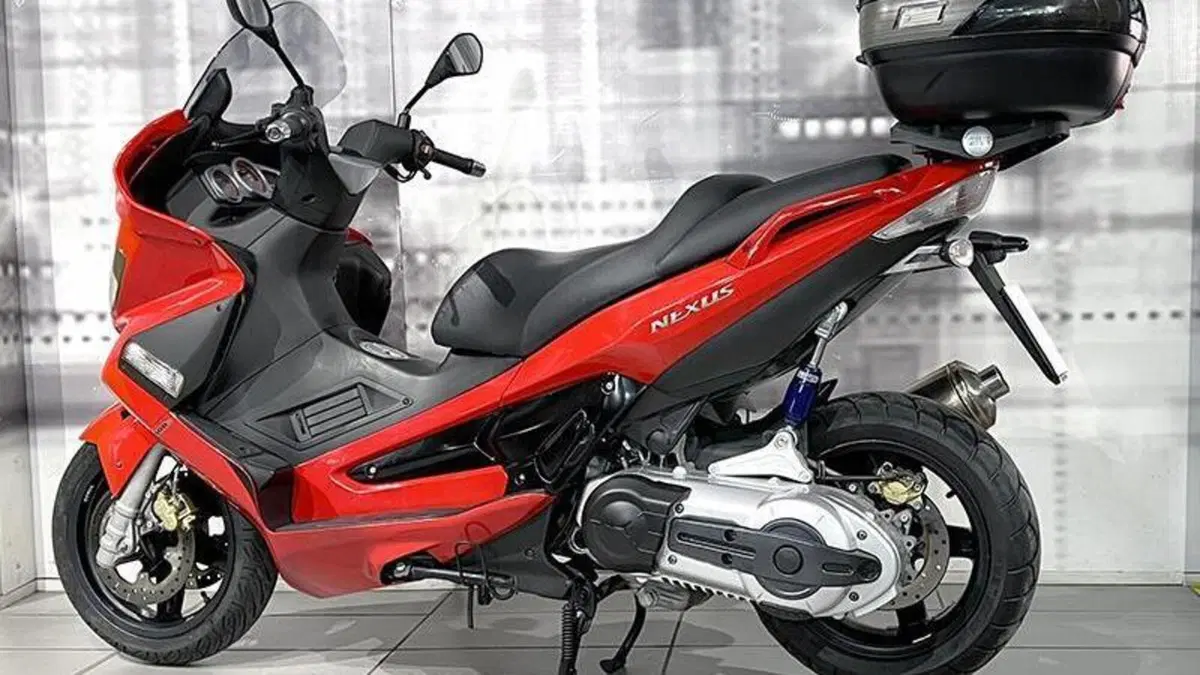 Gilera Nexus 500  (2)