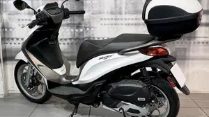Piaggio Medley 150 ABS (2021 - 25)  (2)