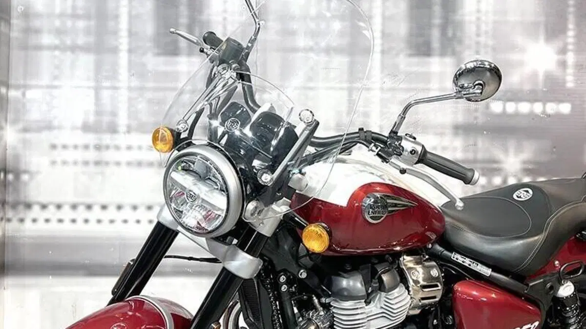 Royal Enfield Super Meteor 650 (2023 - 26)  (4)
