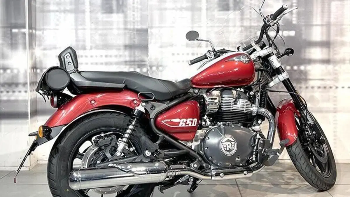 Royal Enfield Super Meteor 650 (2023 - 26)  (8)