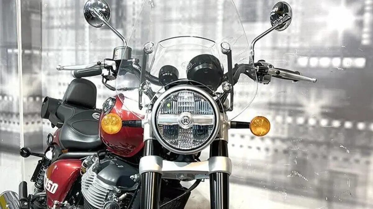 Royal Enfield Super Meteor 650 (2023 - 26)  (9)