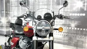 Royal Enfield Super Meteor 650 (2023 - 26)  (9)