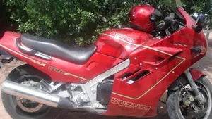 Suzuki   (4)