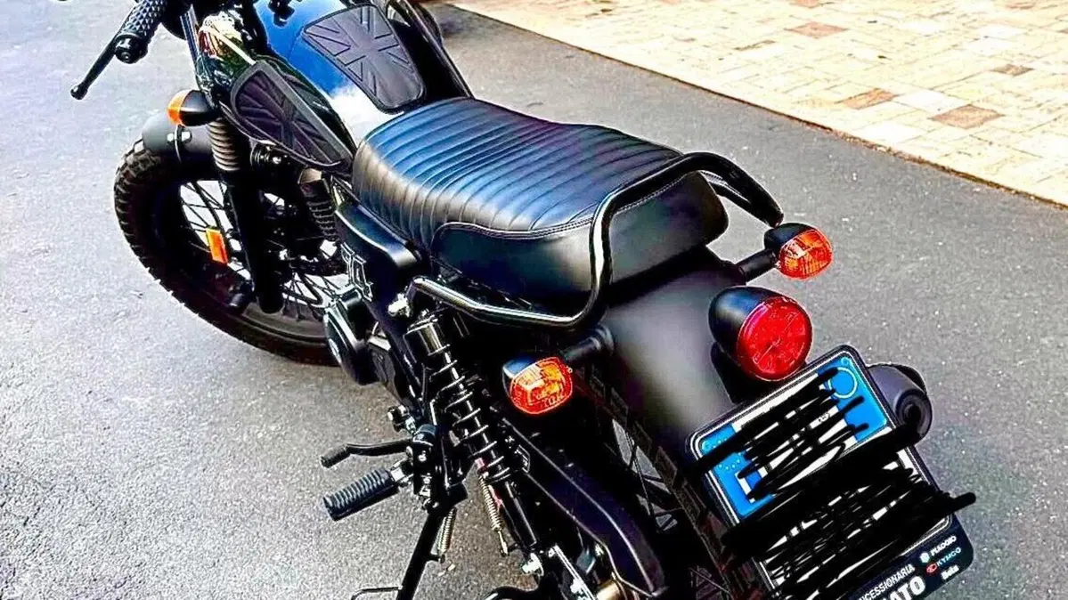 Archive Motorcycle AM 125 Blackpearl (2025 - 26)  (3)