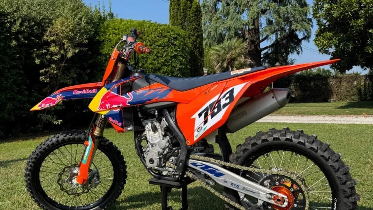 KTM 250 SX-F (2017)  (2)