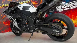 Yamaha YZF R1 (2012 - 14)  (6)