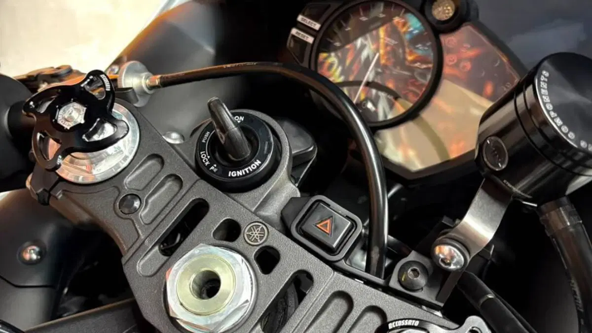 Yamaha YZF R1 (2012 - 14)  (10)