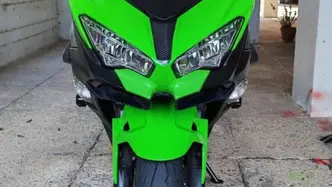 Kawasaki Ninja 400 KRT (2018) usata