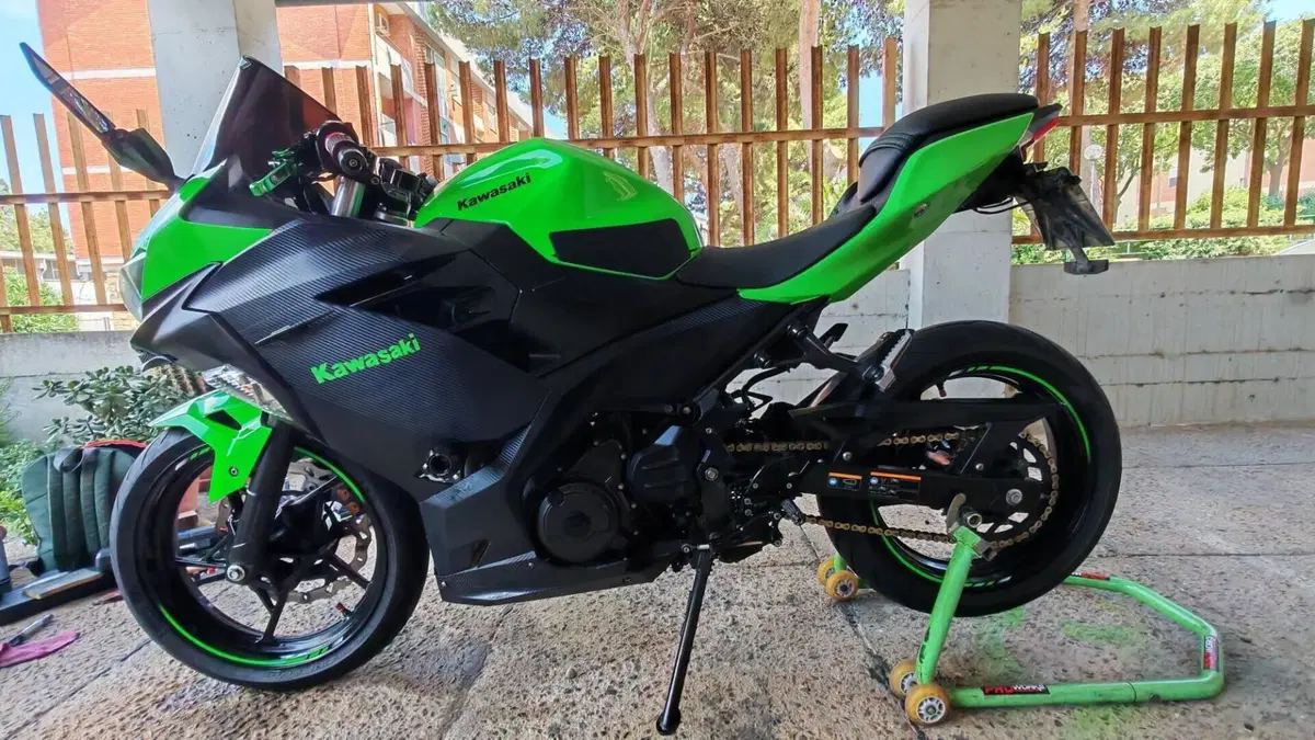 Kawasaki Ninja 400 KRT (2018)  (3)