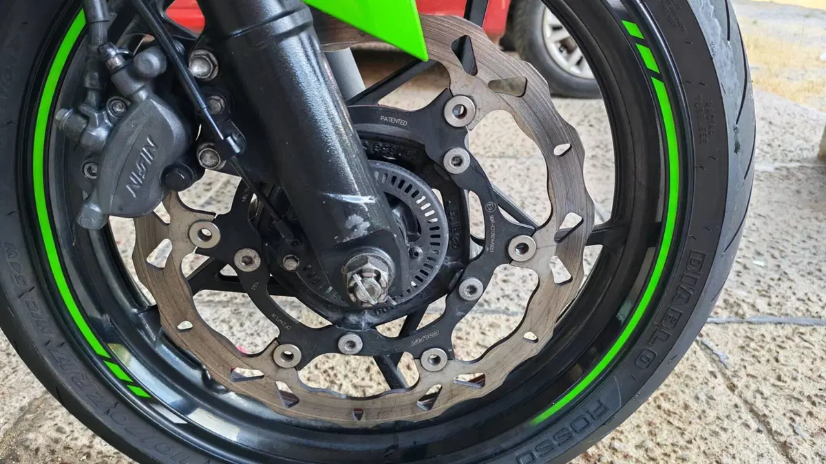 Kawasaki Ninja 400 KRT (2018)  (8)