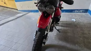 Moto Guzzi V85 TT Evocative Graphics (2021 - 23)  (4)