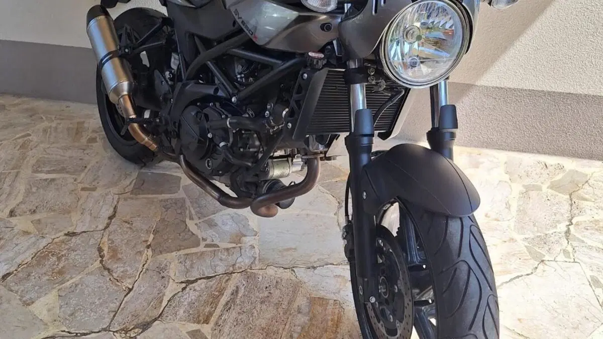 Suzuki SV 650 X (2018 - 20)  (4)