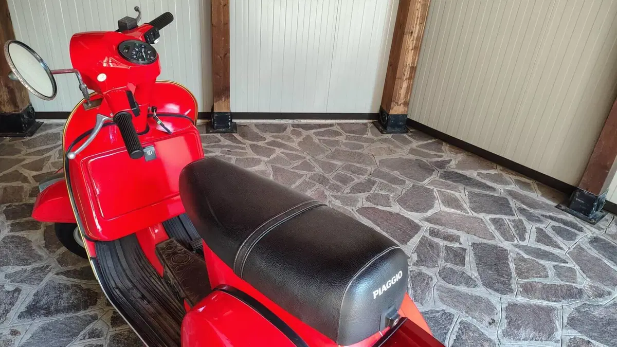 Piaggio Vespa 125 PX  (4)