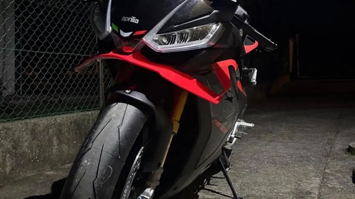 Aprilia RSV4 1100 (2025 - 26)  (4)