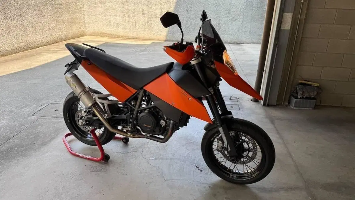 KTM 690 Supermoto  (5)
