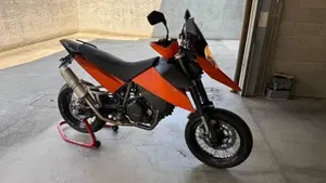 KTM 690 Supermoto  (5)