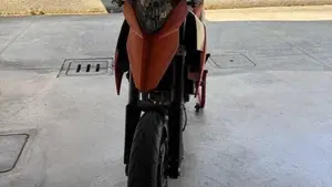KTM 690 Supermoto  (6)