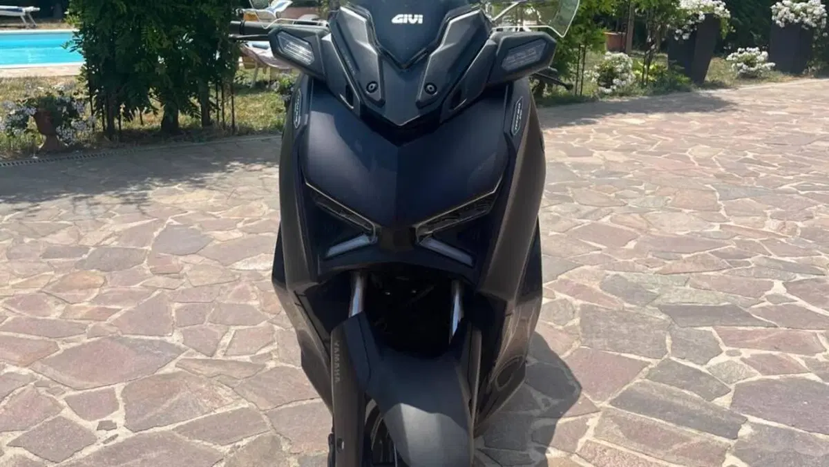 Yamaha X-Max 300 Tech Max (2021 - 24)  (3)