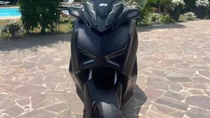 Yamaha X-Max 300 Tech Max (2021 - 24)  (3)