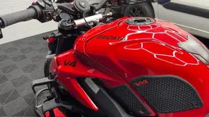 Ducati Streetfighter V4 (2023 - 24)  (3)