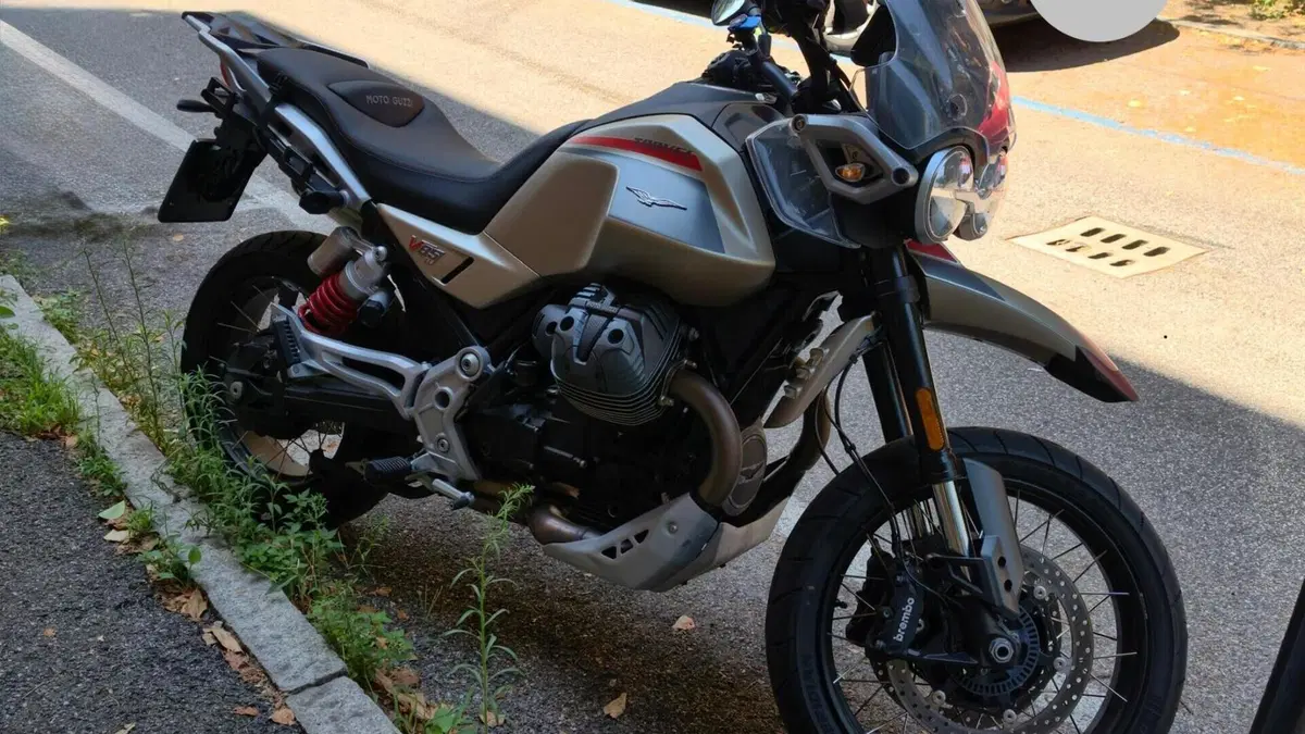 Moto Guzzi V85 TT Travel (2024 - 26)  (3)