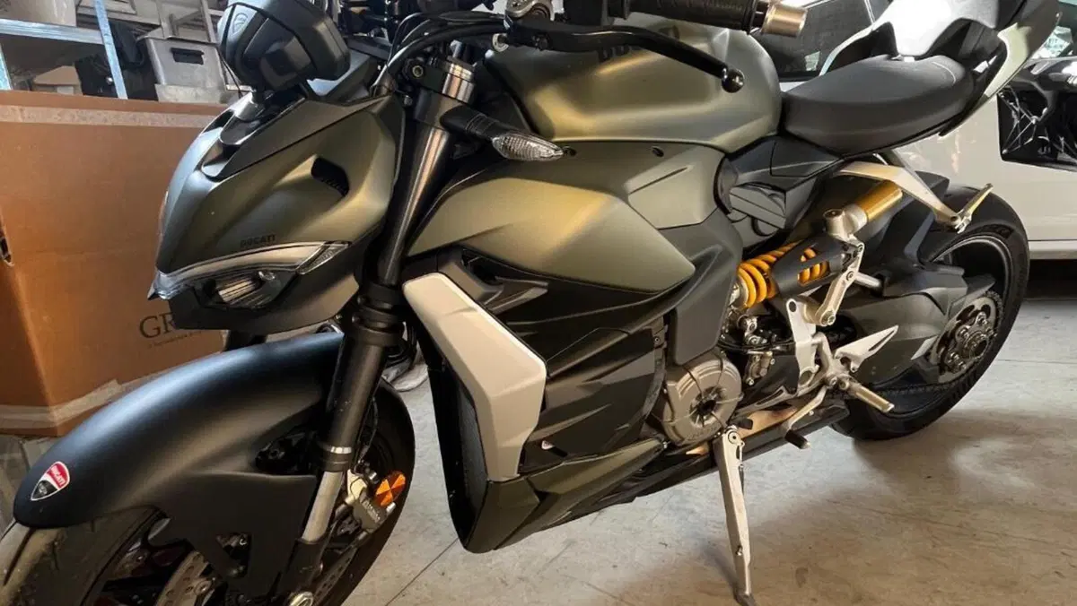 Ducati Streetfighter V2 (2022 - 24)  (3)