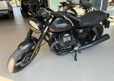 Moto Guzzi V7 Stone (2021 - 24) - Annuncio 10076012