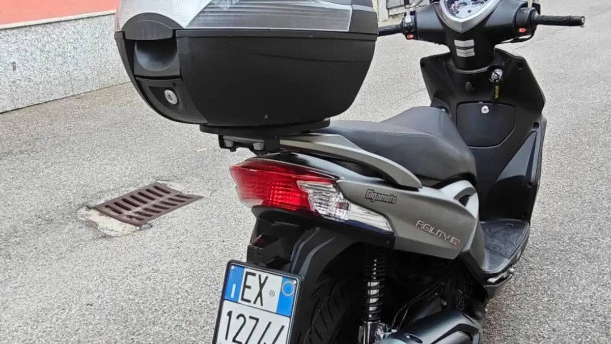 Kymco Agility 200i R16 + (2021 - 25)  (3)