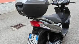 Kymco Agility 200i R16 + (2021 - 25)  (3)