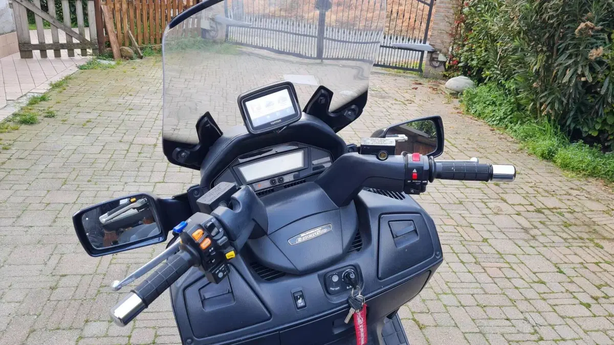 Suzuki Burgman AN 650 (2013 - 15)  (6)