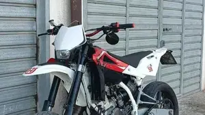 Husqvarna SM 125 (2010 - 12)  (2)