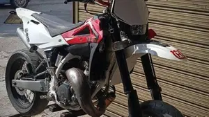 Husqvarna SM 125 (2010 - 12)  (3)