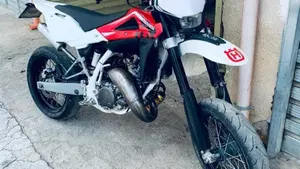 Husqvarna SM 125 (2010 - 12)  (4)